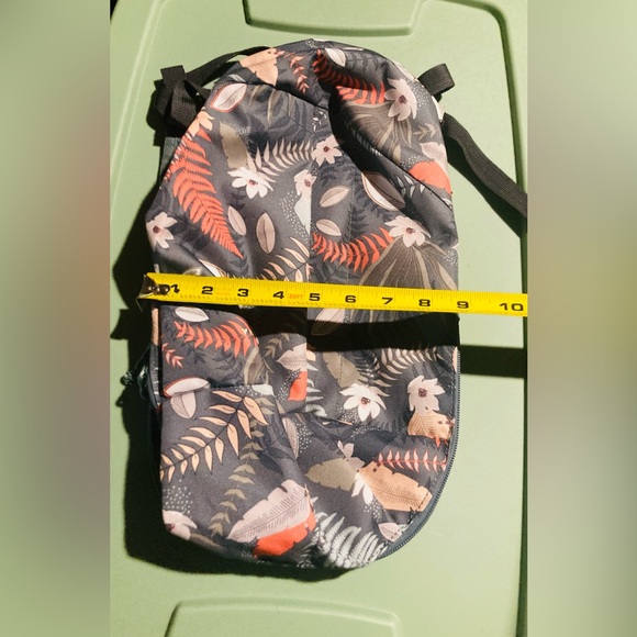 NWOT simple yet cute and convenient back pack - Picture 4 of 5